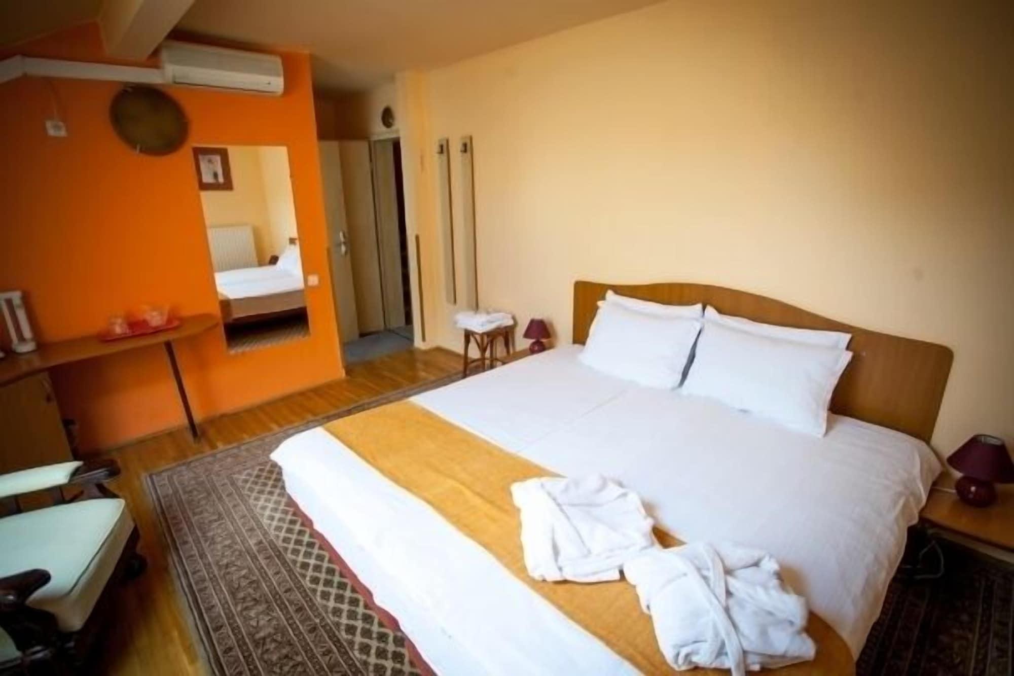 Déjà Vu Guesthouse Cluj-Napoca Esterno foto
