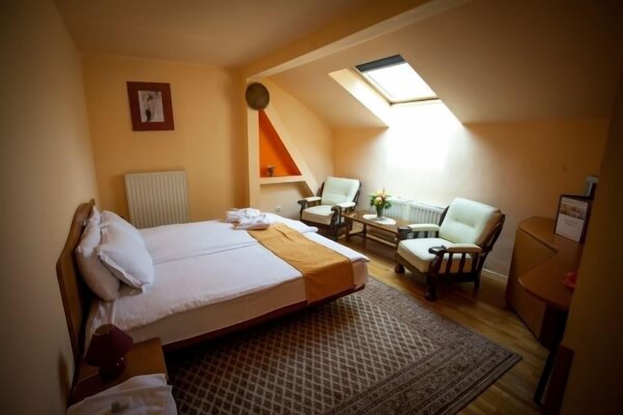 Déjà Vu Guesthouse Cluj-Napoca Esterno foto