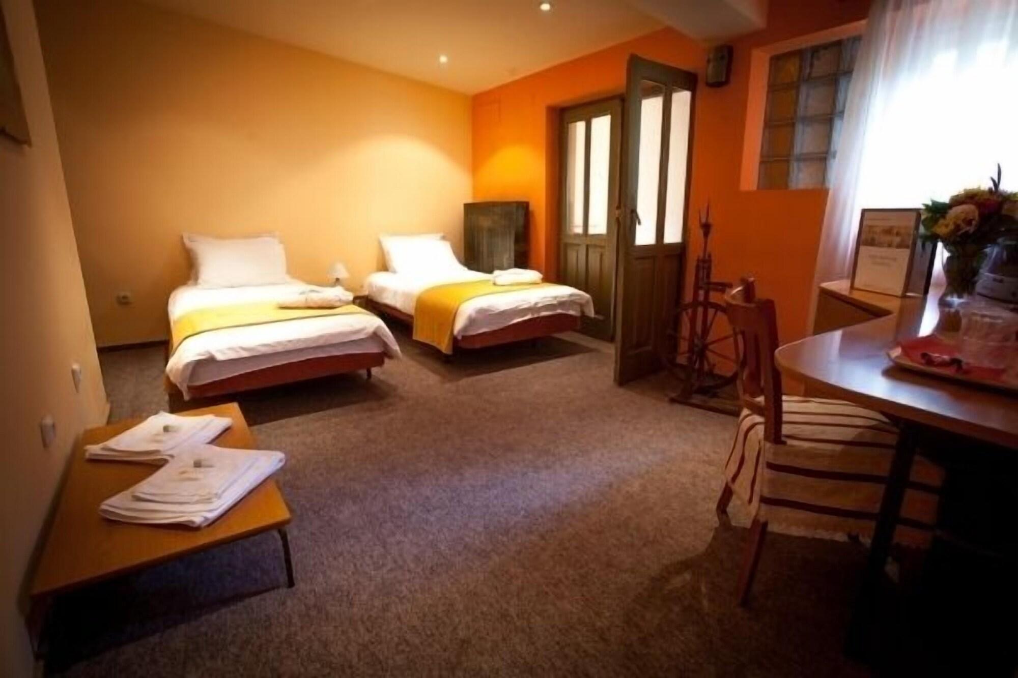 Déjà Vu Guesthouse Cluj-Napoca Esterno foto
