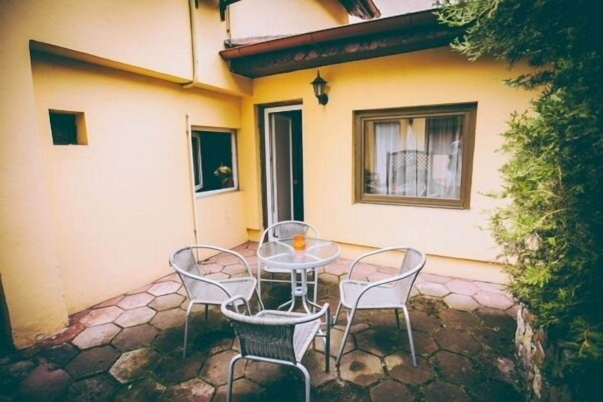Déjà Vu Guesthouse Cluj-Napoca Esterno foto