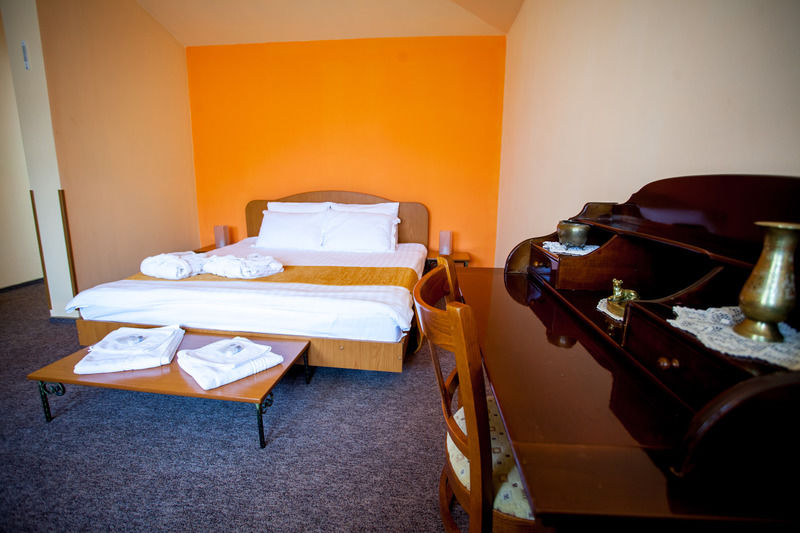 Déjà Vu Guesthouse Cluj-Napoca Esterno foto