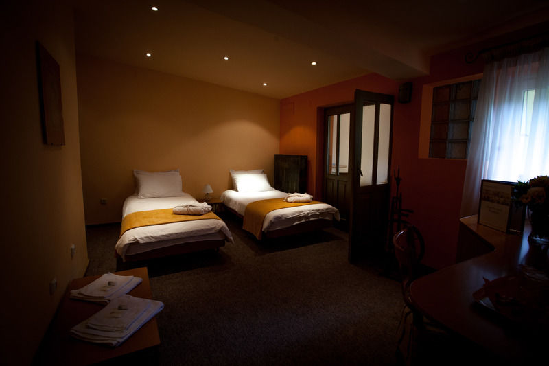 Déjà Vu Guesthouse Cluj-Napoca Esterno foto