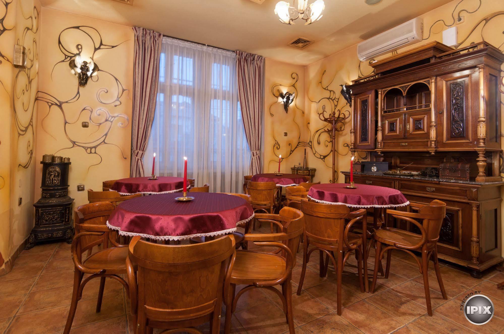 Déjà Vu Guesthouse Cluj-Napoca Esterno foto